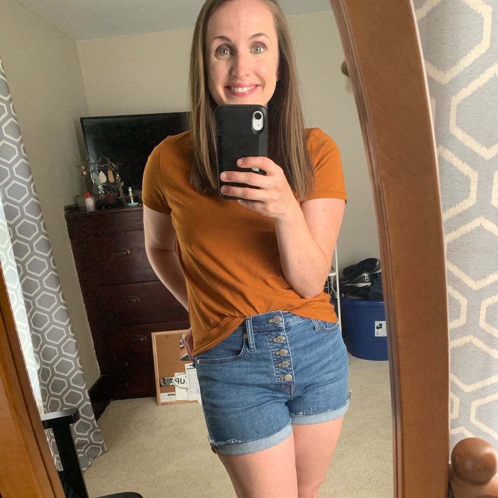 Meet your Posher, Hallie